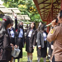 Kegiatan Outdoor Study Kelas XI AK 1 & XI AK 2 Ke Badan Standardisasi Instrumen Pertanian Riau